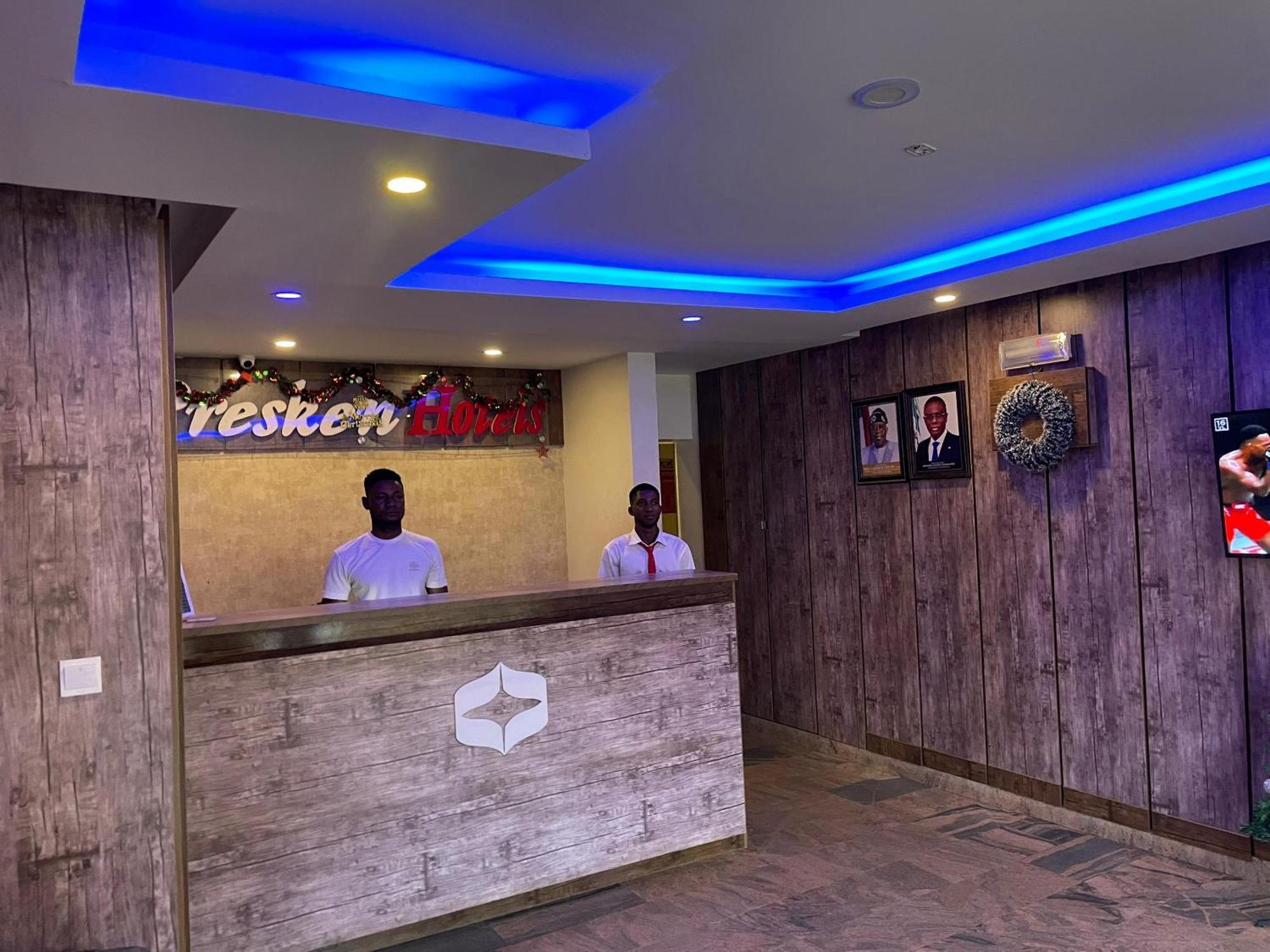 Presken Hotels @Fajodd-4 อีเคจา ภายนอก รูปภาพ