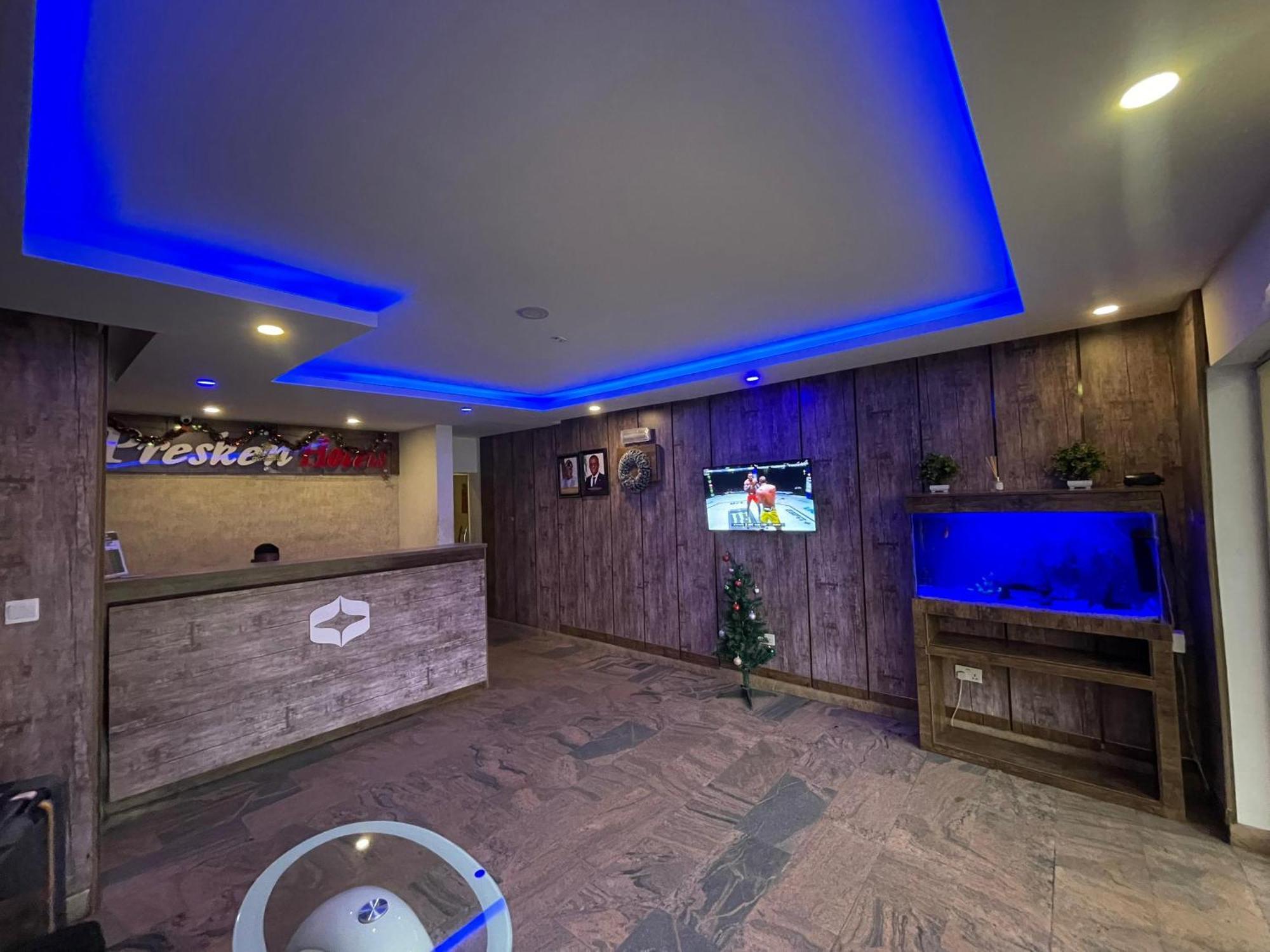 Presken Hotels @Fajodd-4 อีเคจา ภายนอก รูปภาพ