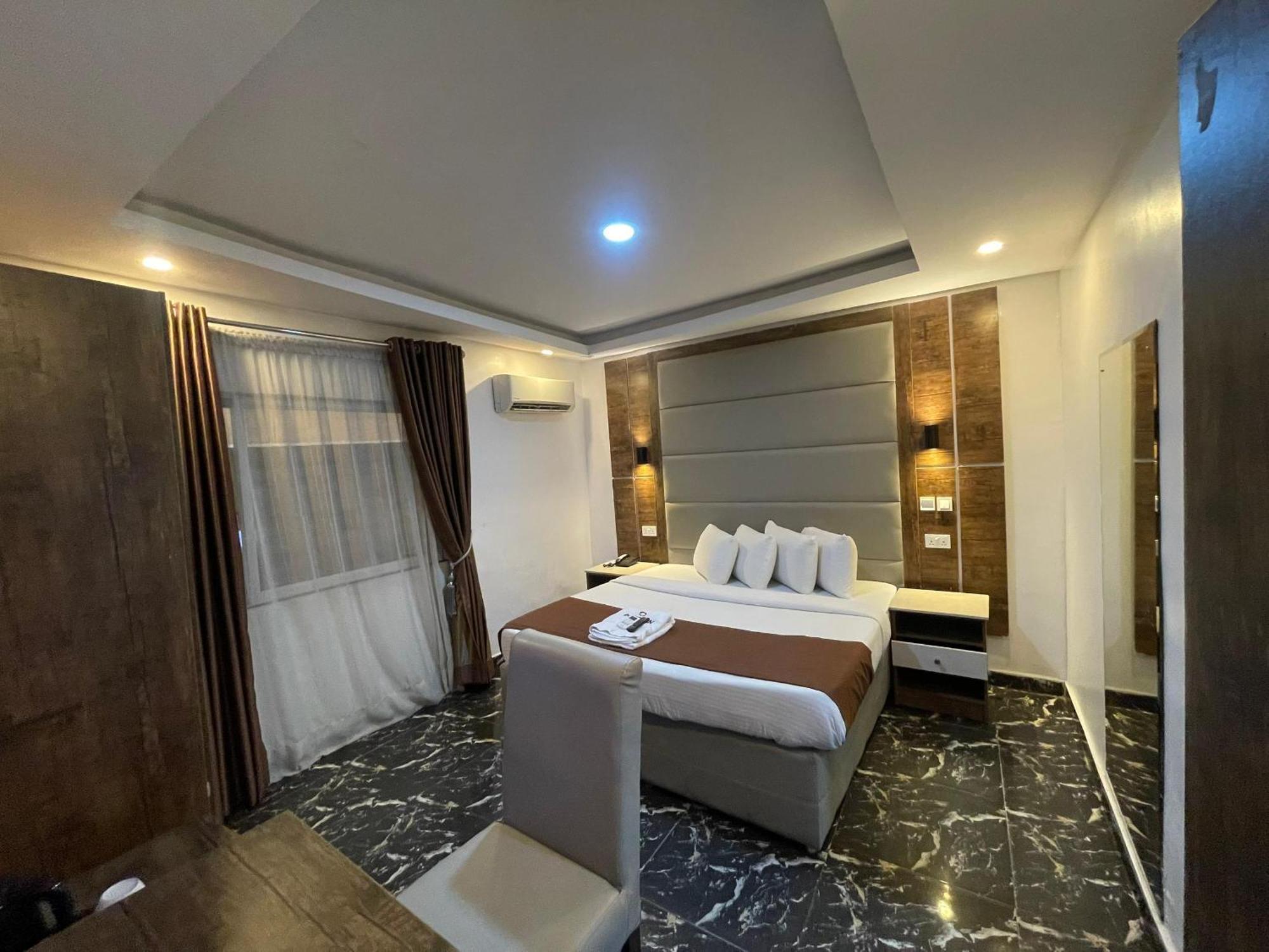 Presken Hotels @Fajodd-4 อีเคจา ภายนอก รูปภาพ