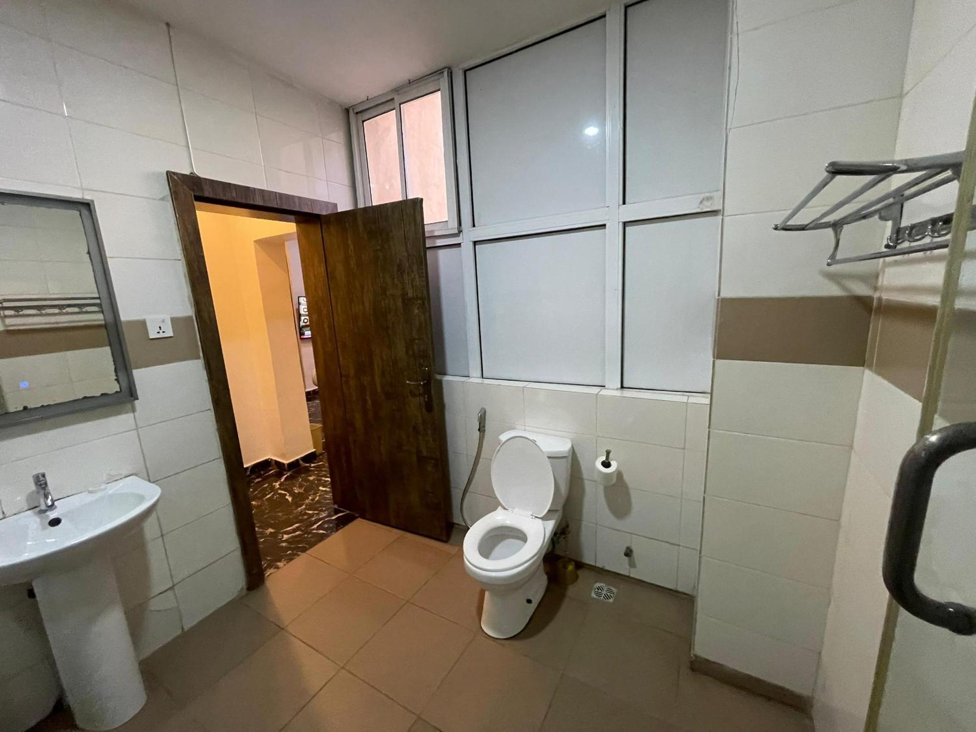 Presken Hotels @Fajodd-4 อีเคจา ภายนอก รูปภาพ